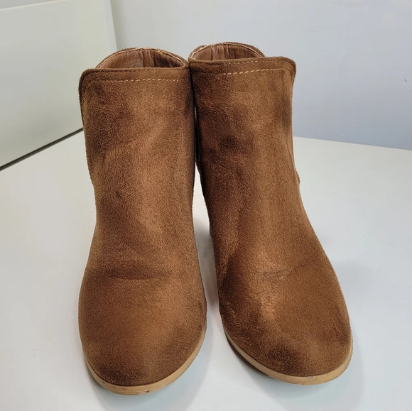 Rue 21 Brown Ankle Boots with Side Cutout Faux Suede Size Women's Large 8/9 - Picture 3 of 11